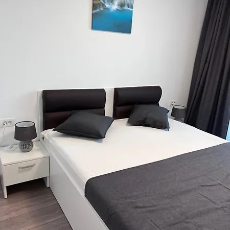 Fiesta アパート *